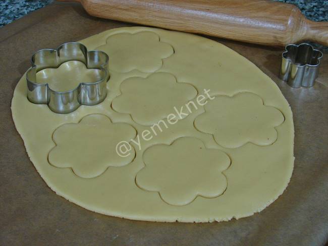 Linzer Kurabiye (Marmelatlı Kurabiye) - Yapılışı (9/16) 